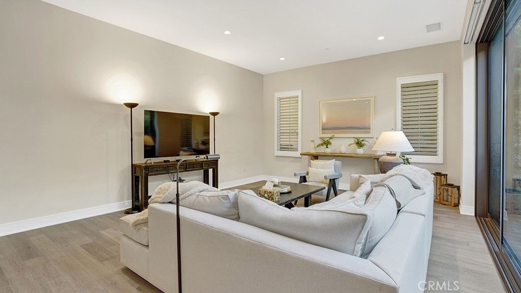 Image 8 of property listing at 163 Linda Vista, Irvine, CA 92618