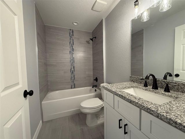 8 MALAUKA CIRCLE LANE, Ocklawaha, FL 32179