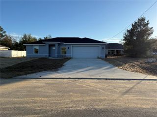 8 MALAUKA CIRCLE LANE, Ocklawaha, FL 32179