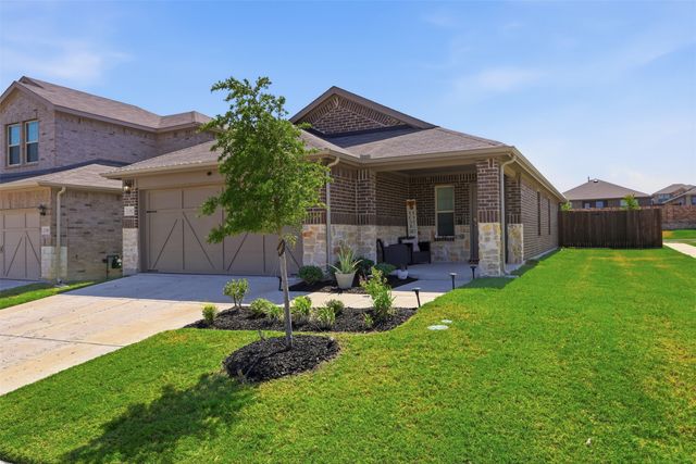 1302 Olivewood Place, Crandall, TX 75114