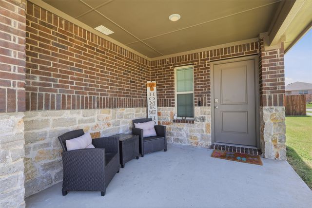 1302 Olivewood Place, Crandall, TX 75114