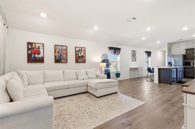 1302 Olivewood Place, Crandall, TX 75114