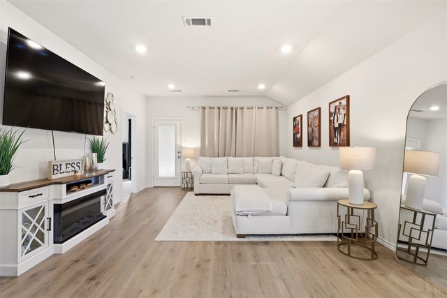 1302 Olivewood Place, Crandall, TX 75114