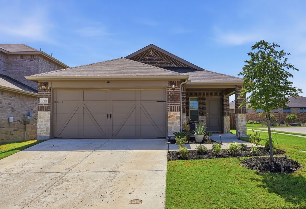 1302 Olivewood Place, Crandall, TX 75114