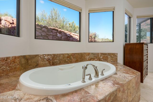 207 MUNDS MOUNTAIN Circle, Sedona, AZ 86336