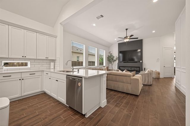 5019 Country Meadows Trail, Rosharon, TX 77583