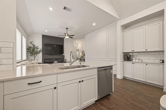 5019 Country Meadows Trail, Rosharon, TX 77583