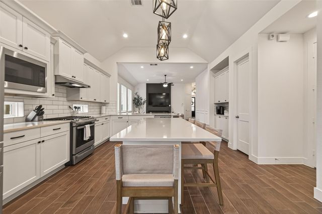 5019 Country Meadows Trail, Rosharon, TX 77583