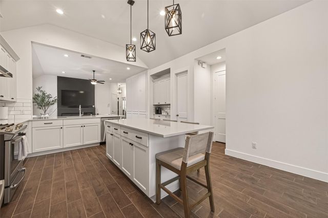 5019 Country Meadows Trail, Rosharon, TX 77583