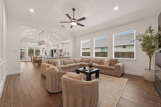 5019 Country Meadows Trail, Rosharon, TX 77583