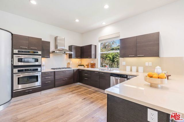 6641 Seabluff Drive, Los Angeles, CA 90094