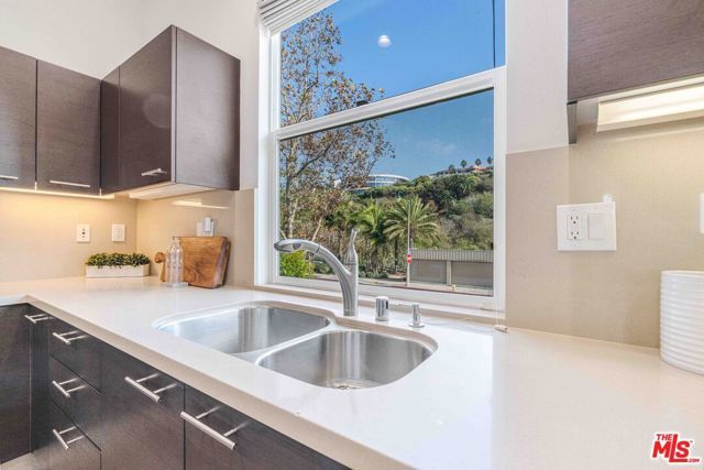 6641 Seabluff Drive, Los Angeles, CA 90094