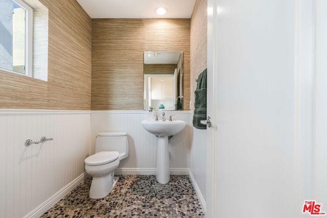 6641 Seabluff Drive, Los Angeles, CA 90094