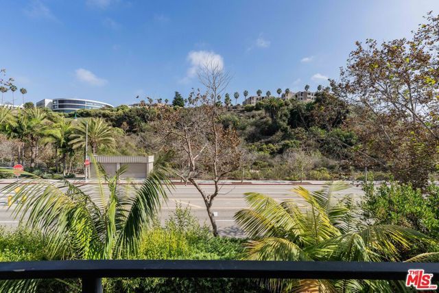 6641 Seabluff Drive, Los Angeles, CA 90094