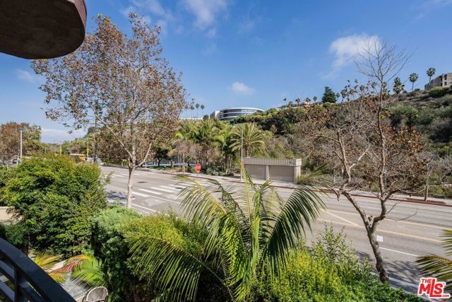 6641 Seabluff Drive, Los Angeles, CA 90094