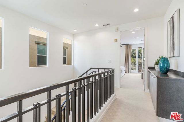 6641 Seabluff Drive, Los Angeles, CA 90094
