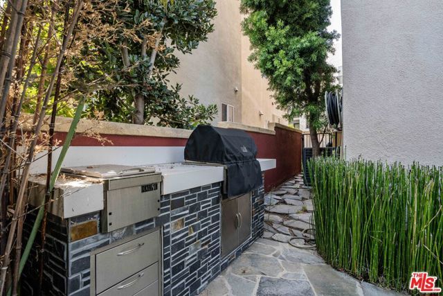 6641 Seabluff Drive, Los Angeles, CA 90094