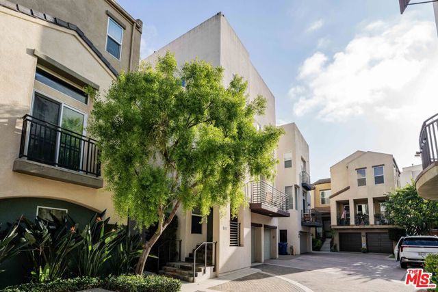 6641 Seabluff Drive, Los Angeles, CA 90094