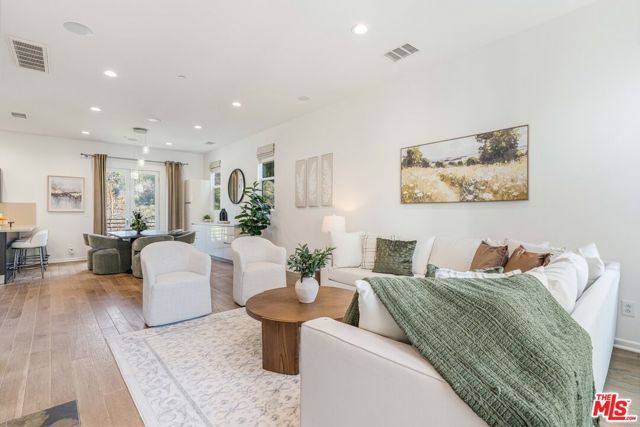 6641 Seabluff Drive, Los Angeles, CA 90094