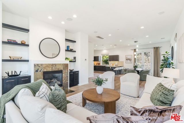 6641 Seabluff Drive, Los Angeles, CA 90094