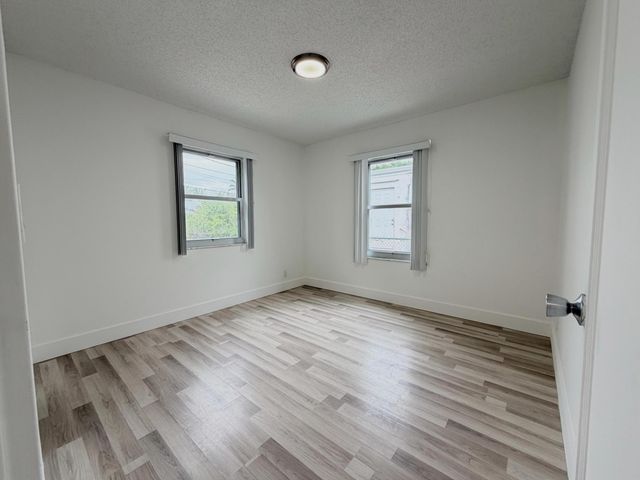 831 El Prado, West Palm Beach, FL 33405