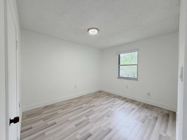 831 El Prado, West Palm Beach, FL 33405