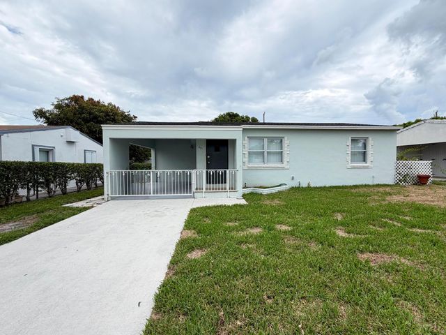 831 El Prado, West Palm Beach, FL 33405