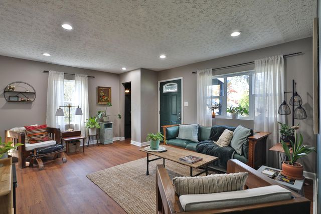 925 Blenheim Road, Columbus, OH 43224