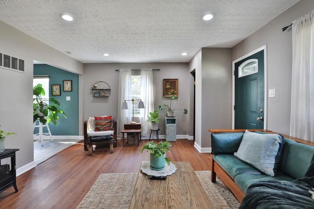 925 Blenheim Road, Columbus, OH 43224