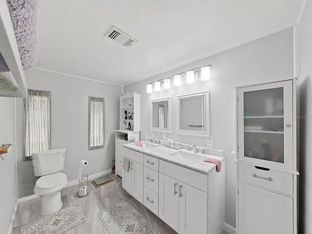 5083 LODGEWOOD DR, Lakeland, FL 33810