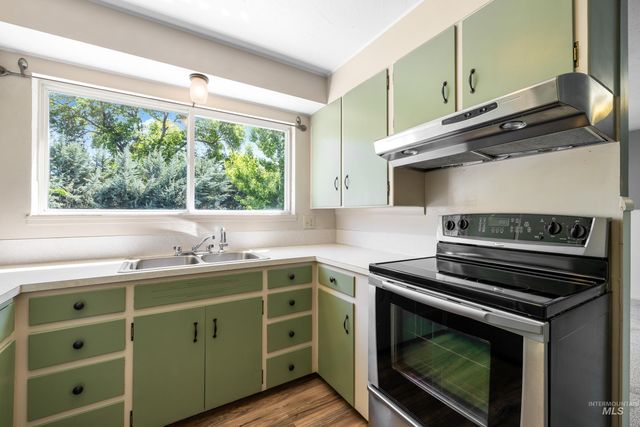 708 S Phillippi St, Boise, ID 83705