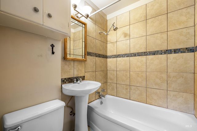 708 S Phillippi St, Boise, ID 83705