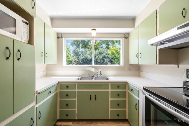 708 S Phillippi St, Boise, ID 83705