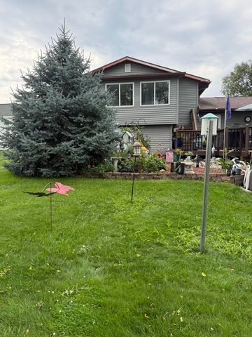 910 G Avenue, Vinton, IA 52349