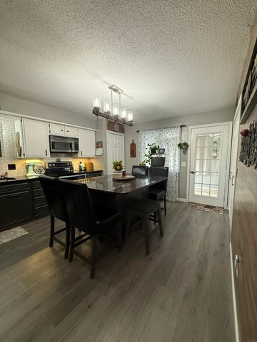 910 G Avenue, Vinton, IA 52349