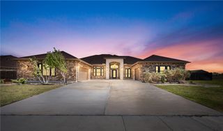 2002 Arash Dr, Corpus Christi, TX 78413