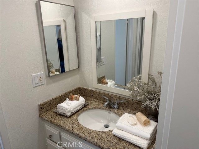 17552 Vandenberg 1, Tustin, CA 92780