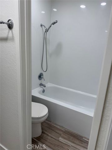 17552 Vandenberg 1, Tustin, CA 92780