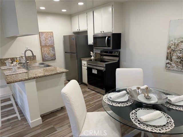 17552 Vandenberg 1, Tustin, CA 92780