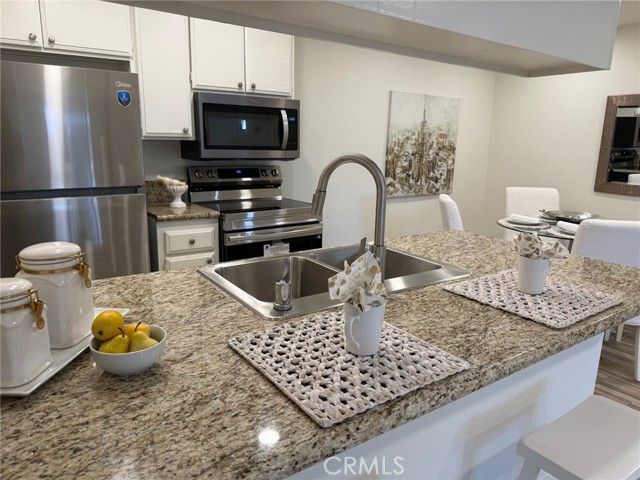 17552 Vandenberg 1, Tustin, CA 92780