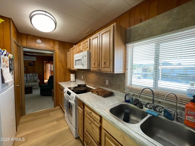 75 E LYNN Way, Queen Valley, AZ 85118