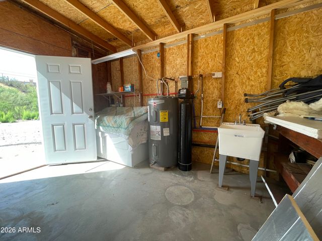 75 E LYNN Way, Queen Valley, AZ 85118