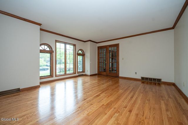 482 Spring Hollow Court, Guilderland, NY 12203