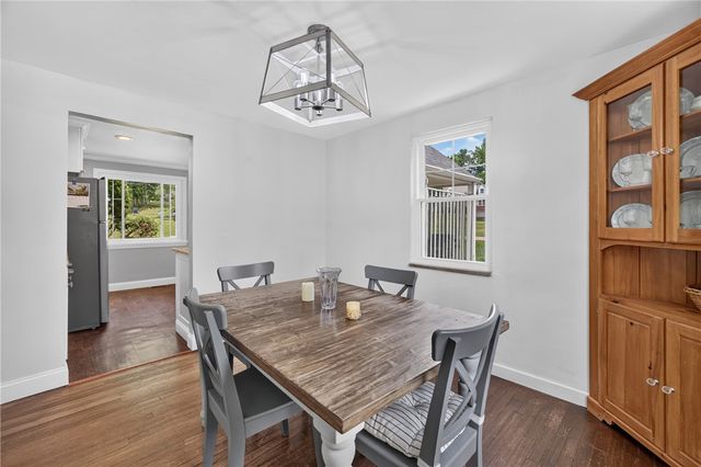 205 Coral Dr, Upper St Clair, PA 15241