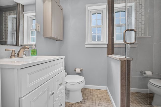 205 Coral Dr, Upper St Clair, PA 15241