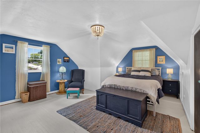 205 Coral Dr, Upper St Clair, PA 15241