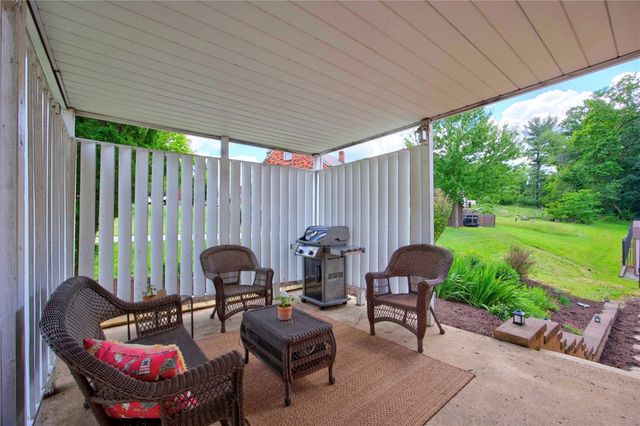 205 Coral Dr, Upper St Clair, PA 15241