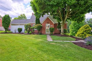 205 Coral Dr, Upper St Clair, PA 15241