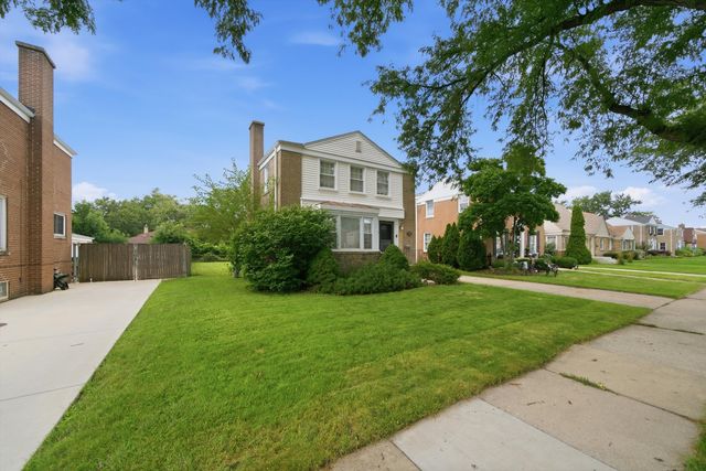 1446 Manchester Avenue, Westchester, IL 60154