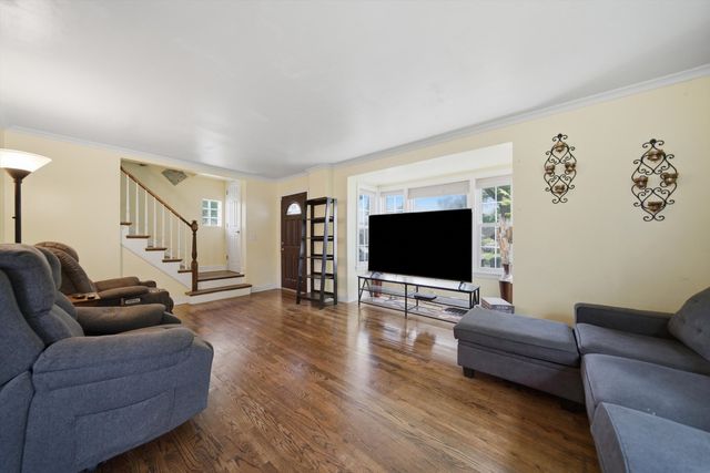 1446 Manchester Avenue, Westchester, IL 60154
